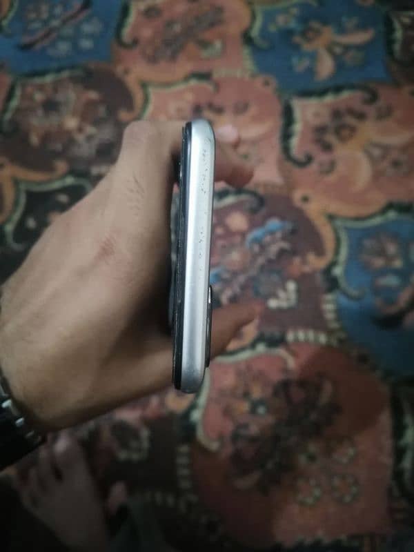 Condition 10 by 7.5  storage 4/64   battery timing  good 4