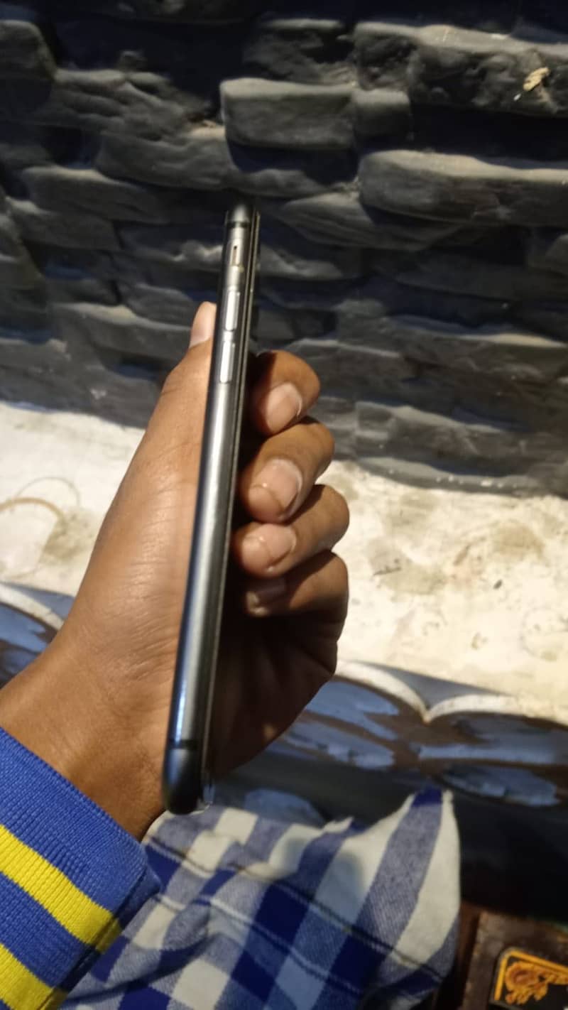 iPhone 8 black / urgent sale 1