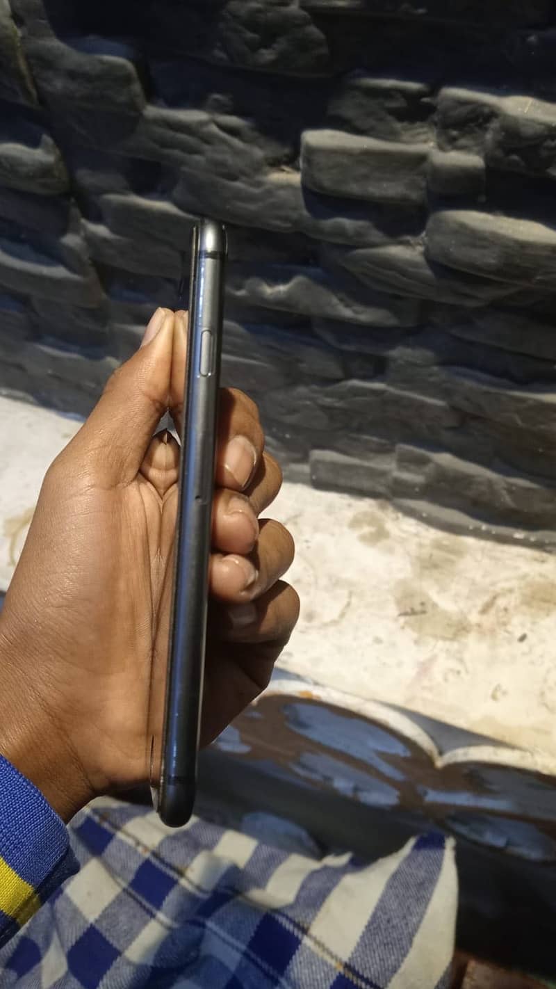 iPhone 8 black / urgent sale 2