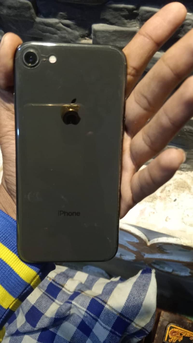 iPhone 8 black / urgent sale 3