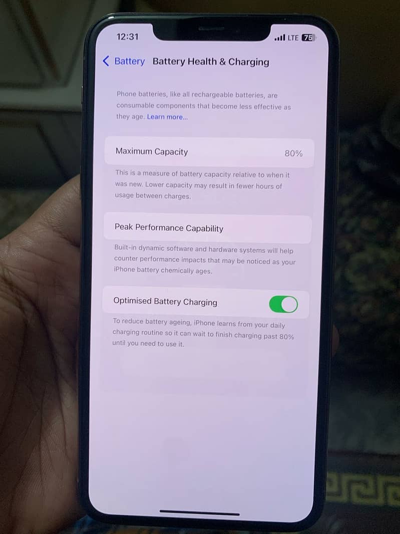 Iphone 11 pro max 256 gold PTA official 6