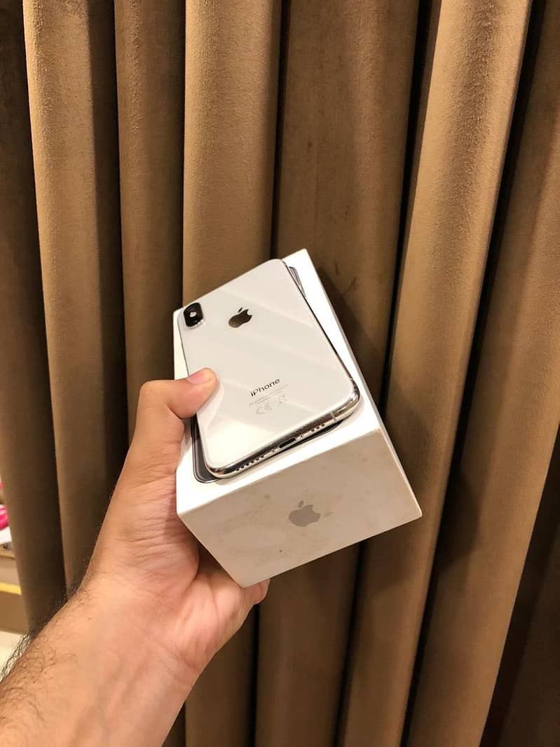 Apple iPhone xsmax / 256 gb pta approved/-03461809478 2