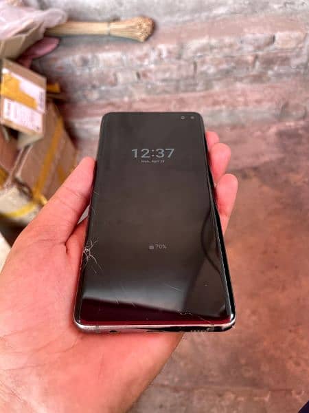 S10plus. 8gb 128gb. complete box 5