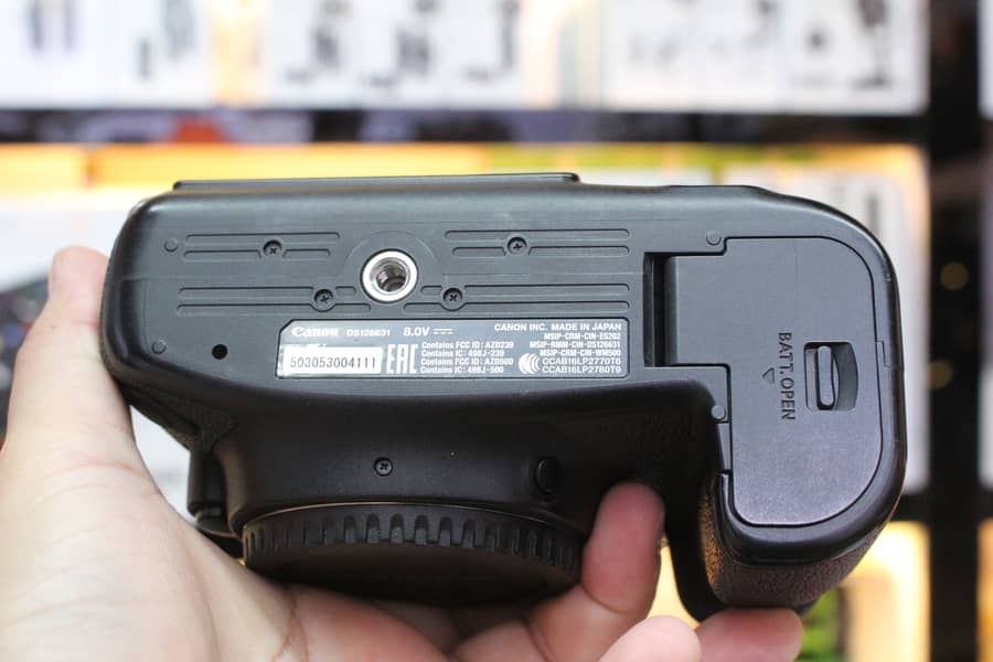 Canon 6D Mark II Body Only 3