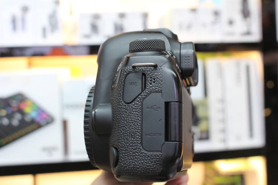 Canon 6D Mark II Body Only 4