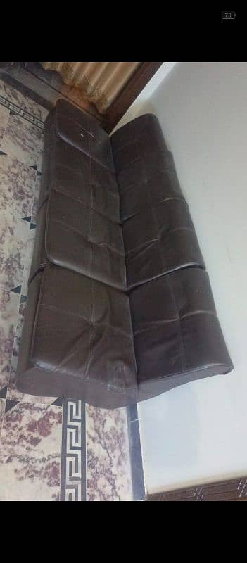 Sofa. . . 100/90 condition 0