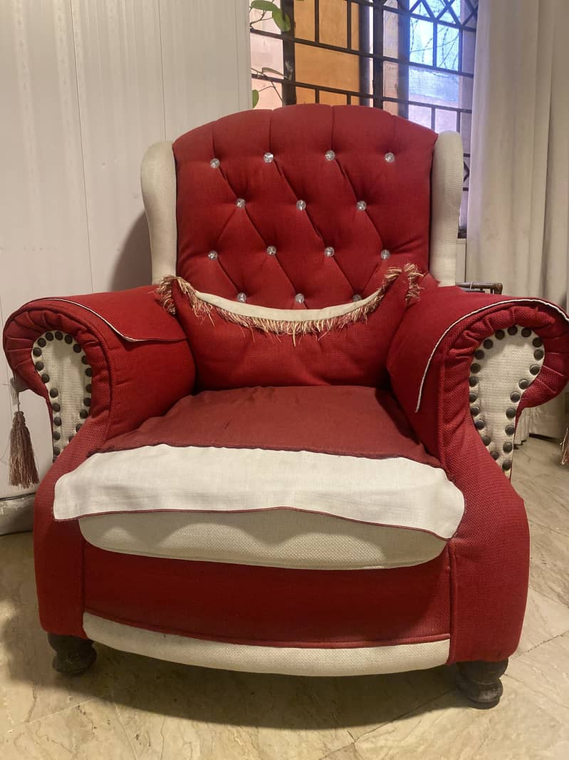 7 seater red n white sofa set 1