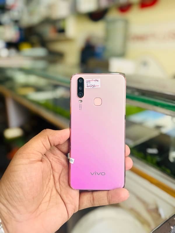 vivo y17. (8/256 ). Gb 0