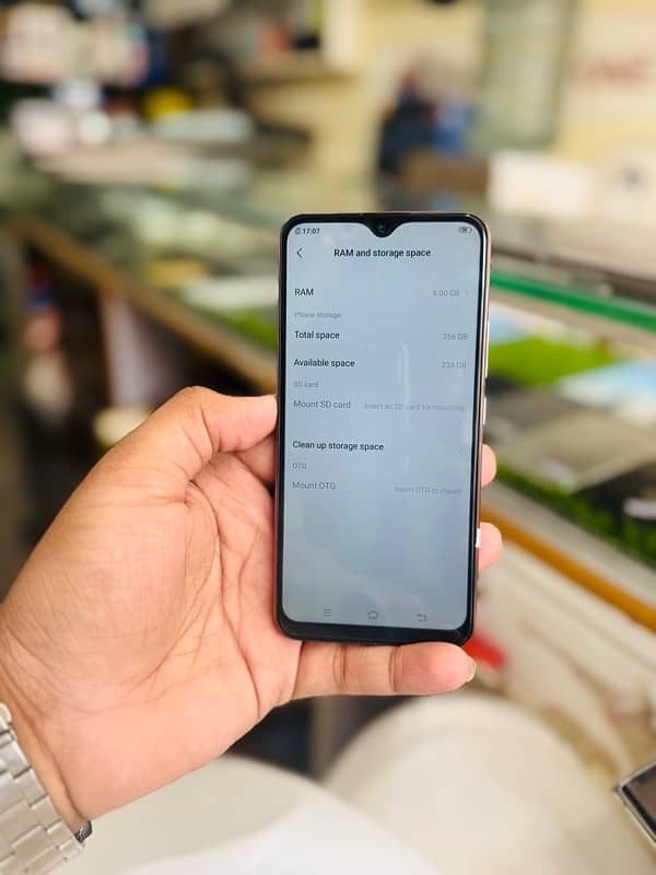vivo y17. (8/256 ). Gb 5