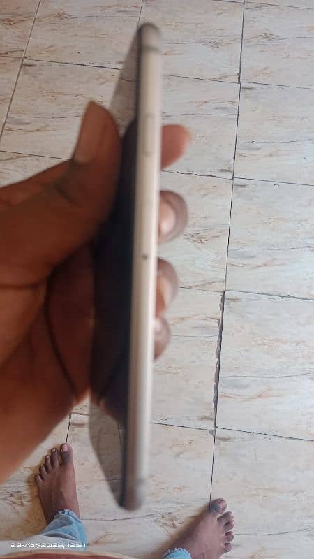 iphone 6s new condition 4