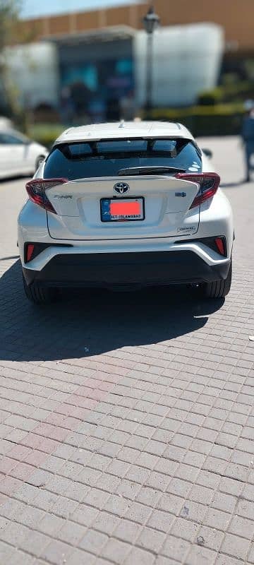 Toyota C-HR 2018 1