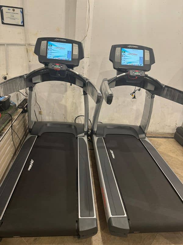 IMPORTED TREADMILLS / HOMEGYM / ELLIPTICAL / EXERCISE BIKE / SPIN BIKE 13