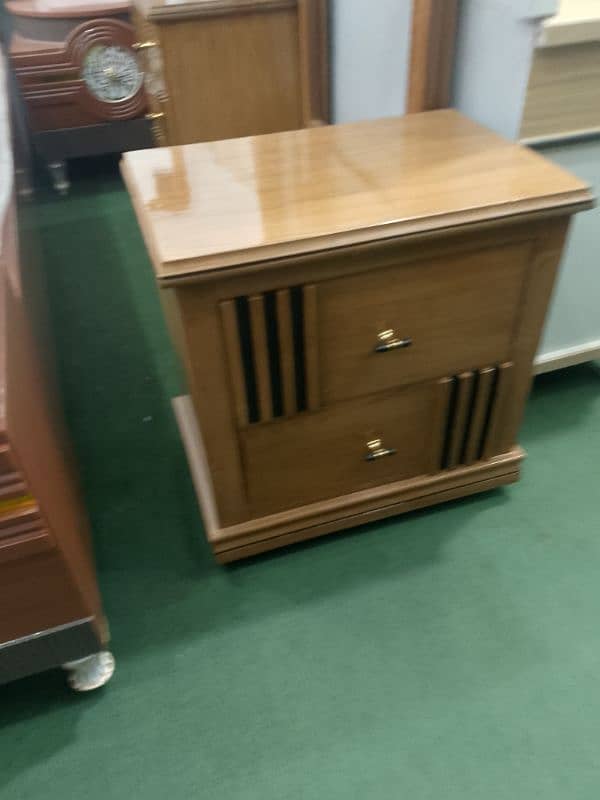 7 foot bed dressing and 2 side table 2