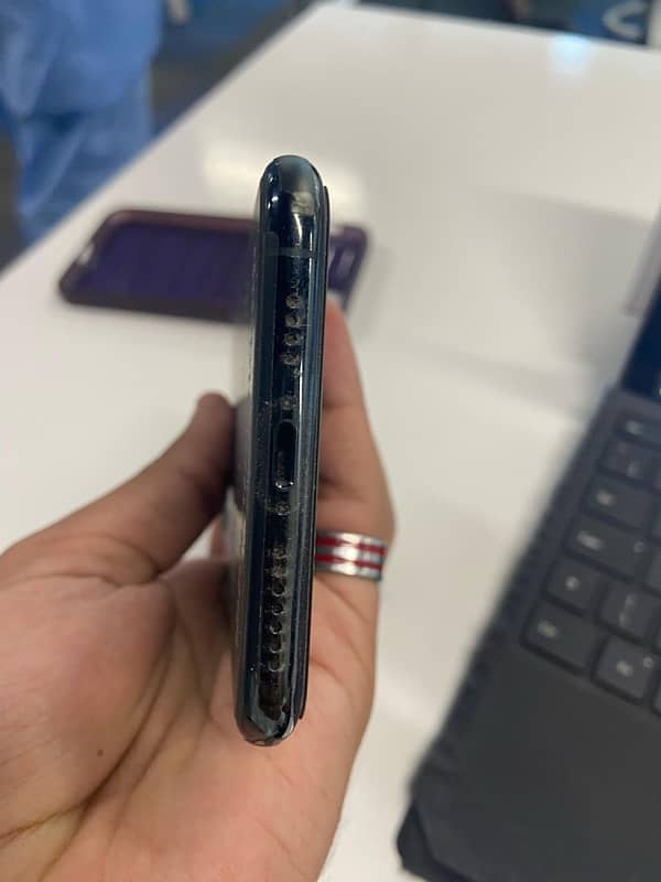 Iphone 11 pro Max 5
