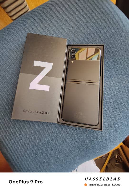 Galaxy z flip3 5G 8/256 0