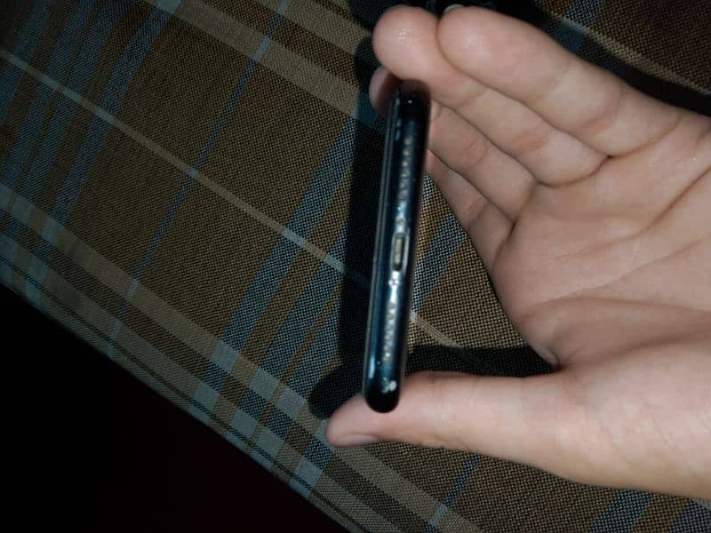 I phoneXR non PTA 3