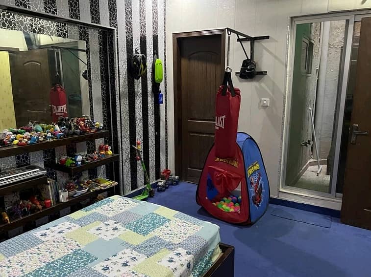 Get Your Hands On House In Iqbal Park Best Area 8