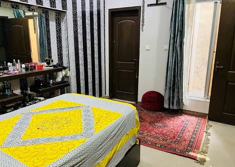 Get Your Hands On House In Iqbal Park Best Area 13