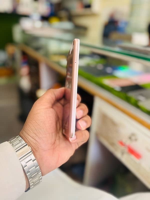 Vivo y66 (4/64) condition 10/10  pta approved 1