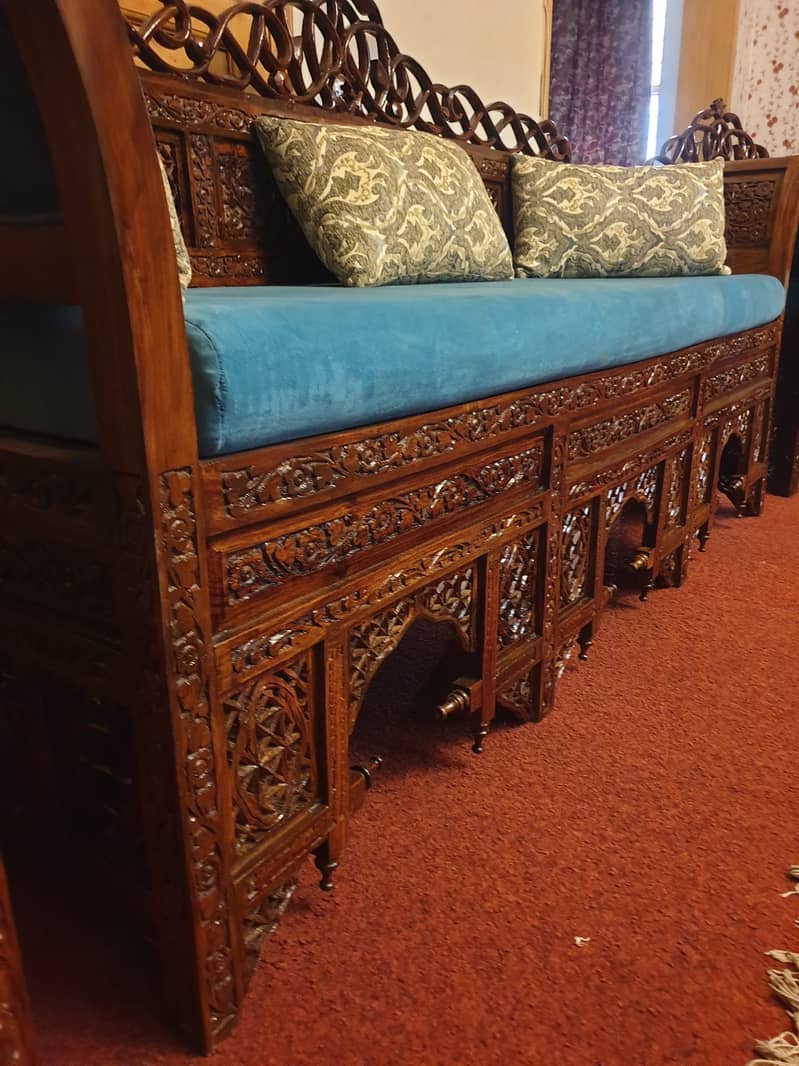 5 Seater Chinoyti sheesham wood set 1