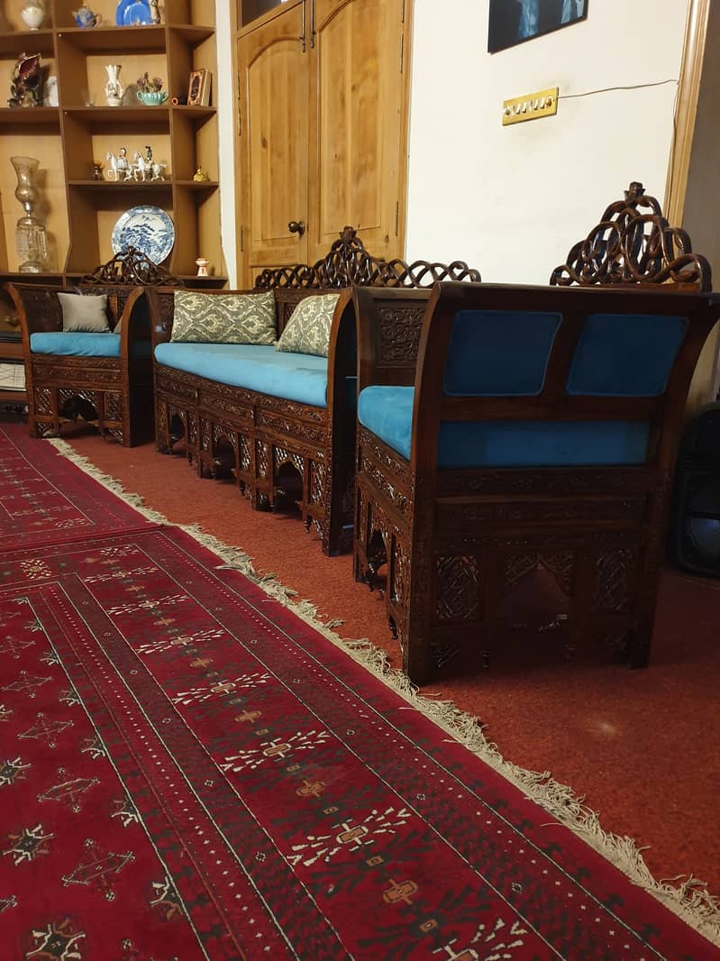 5 Seater Chinoyti sheesham wood set 6