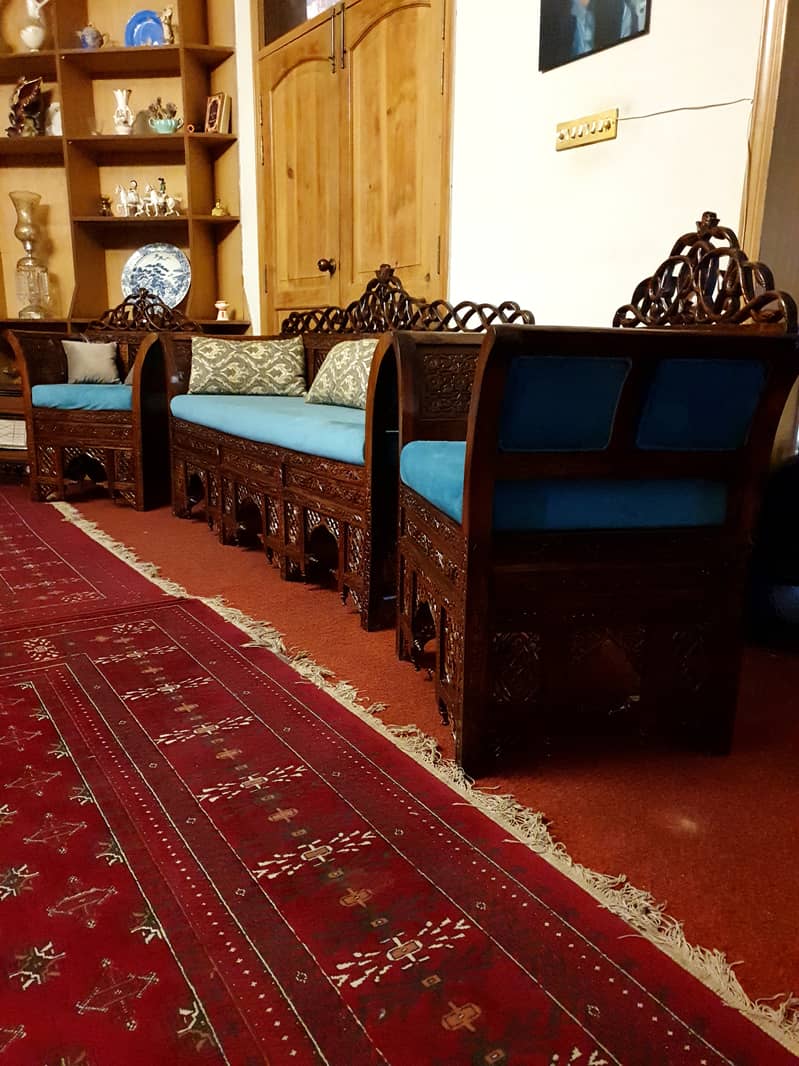 5 Seater Chinoyti sheesham wood set 8