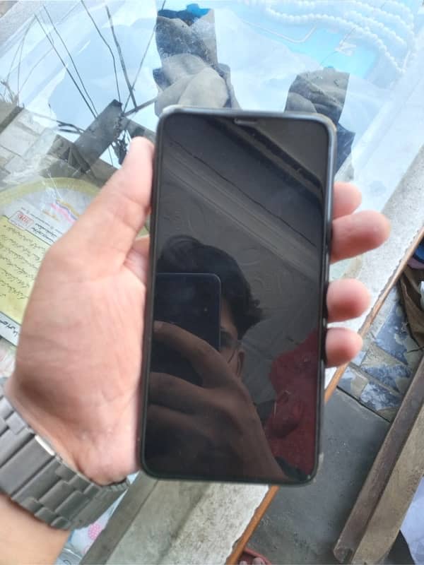 Iphone 11 pro max (factory unlocked) 3