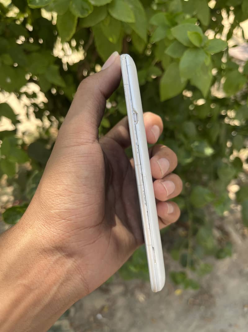 LG G2 1