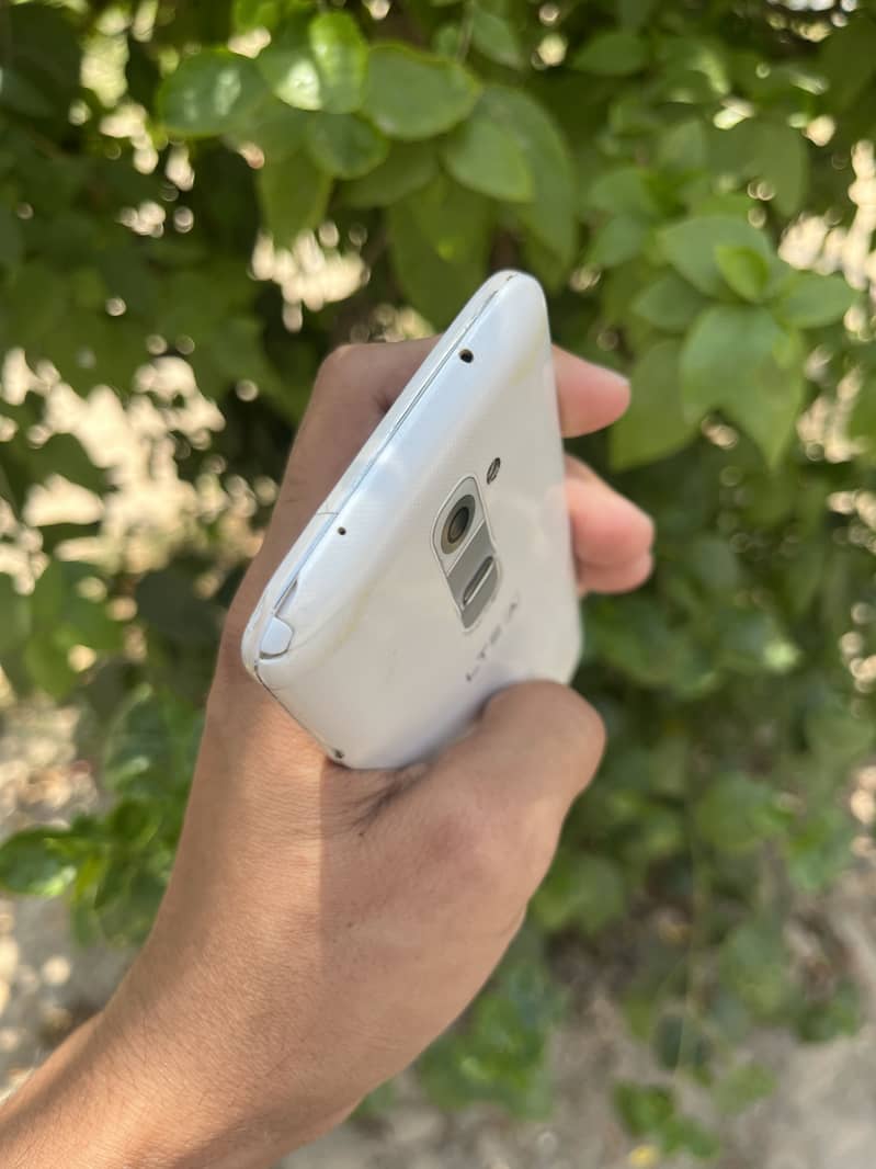 LG G2 4