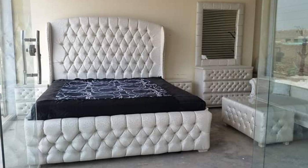 bed / wooden bed / bed set / dreesing table / furniture 14