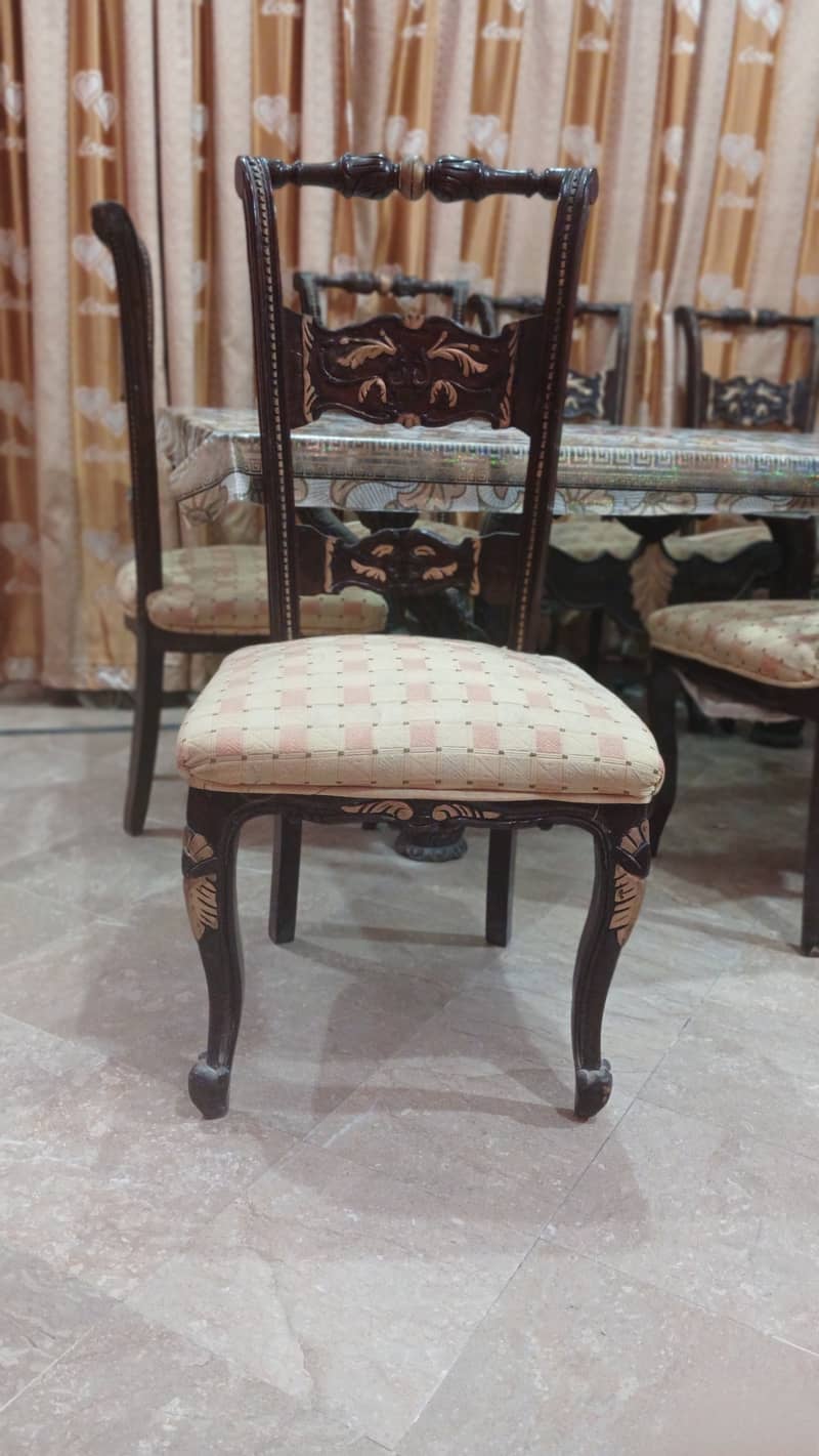 8 chairs and 1 dinning table 5