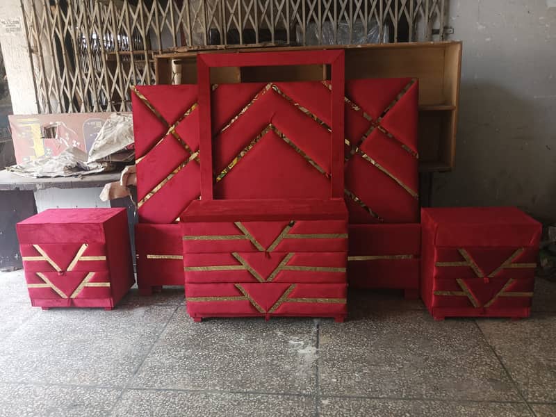 bed / wooden bed / bed set / dreesing table / furniture 1
