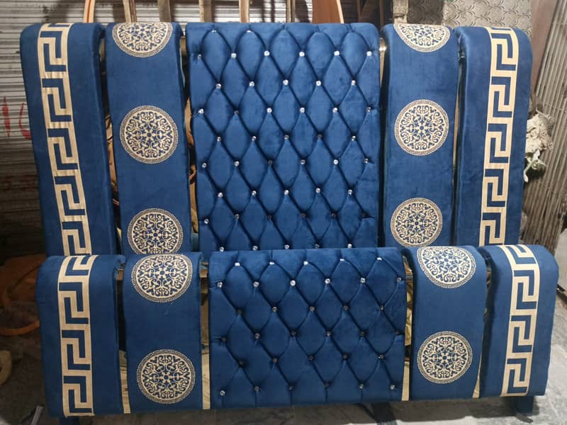 bed / wooden bed / bed set / dreesing table / furniture 2