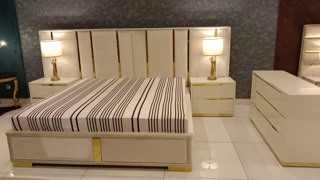bed / wooden bed / bed set / dreesing table / furniture 13