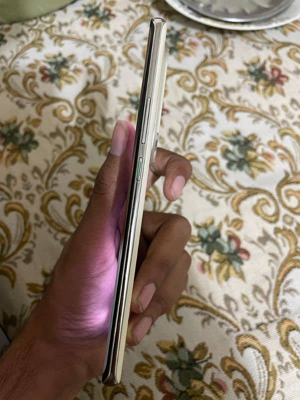 oppo reno 10 pro 5g. 16 256gb 3