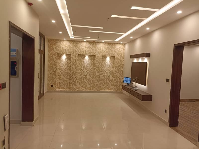 10 MARLA BRAND NEW HOUSE IN DHA PHASE 7 FOR SALE BLOCK Y NEAR MCDONALD 16