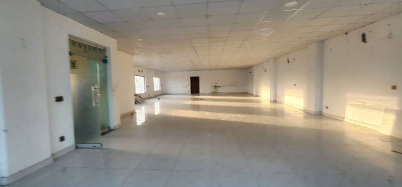 1 Kanal 3rd Floor Available For Rent 3