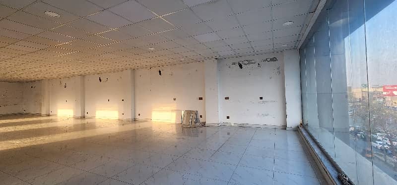 1 Kanal 3rd Floor Available For Rent 4