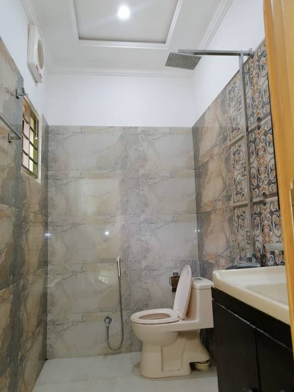 14 Marla Triple Story House For Rent In G/13-1 Islamabad 4