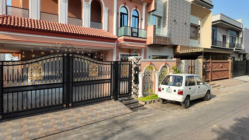 A Perfect Prime Location House Awaits You In Bankers Housing Society - Block B Lahore 4