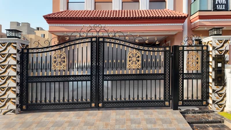A Perfect Prime Location House Awaits You In Bankers Housing Society - Block B Lahore 5