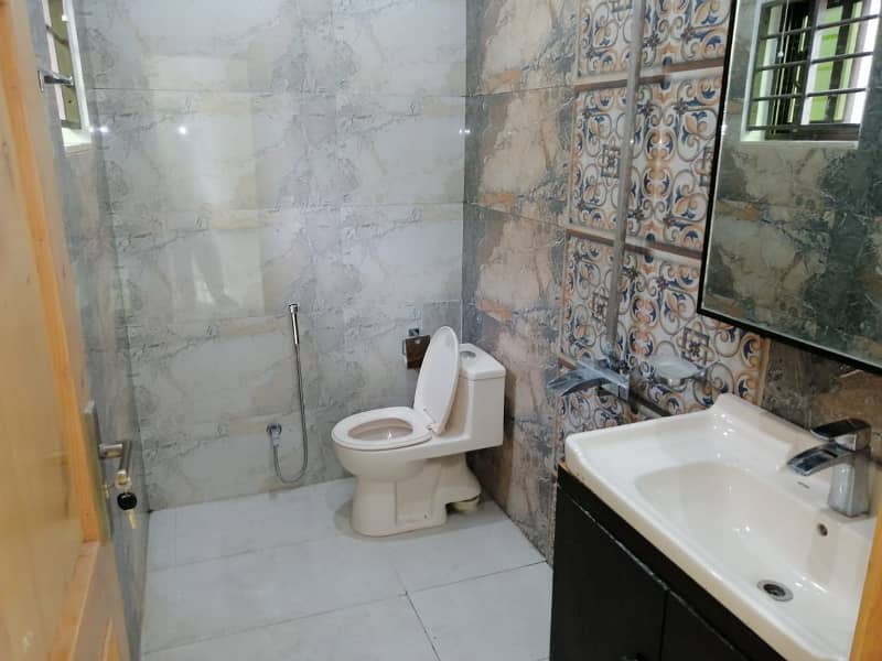 14 Marla Triple Story House For Rent In G/13-1 Islamabad 10