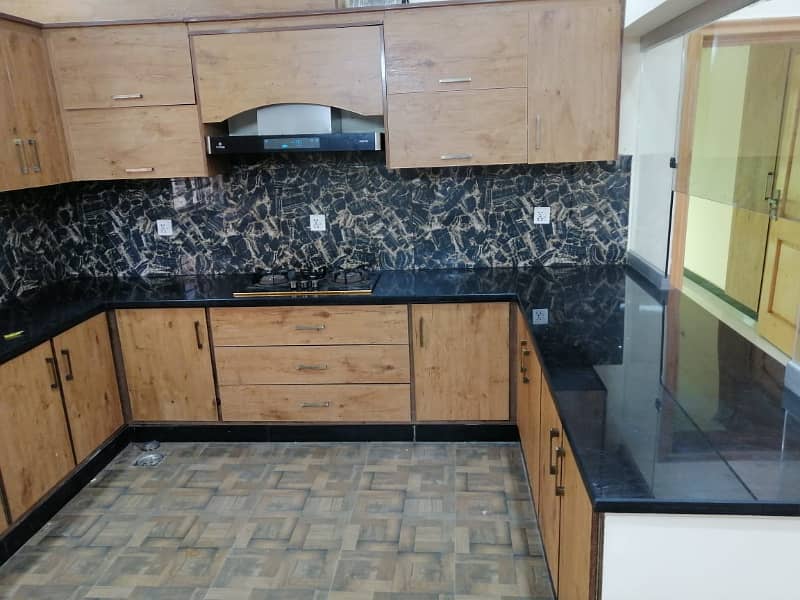 14 Marla Triple Story House For Rent In G/13-1 Islamabad 17