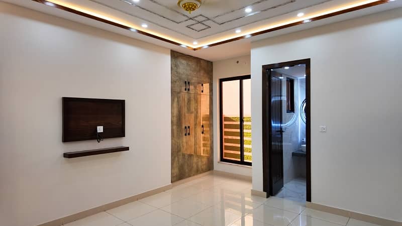 A Perfect Prime Location House Awaits You In Bankers Housing Society - Block B Lahore 20