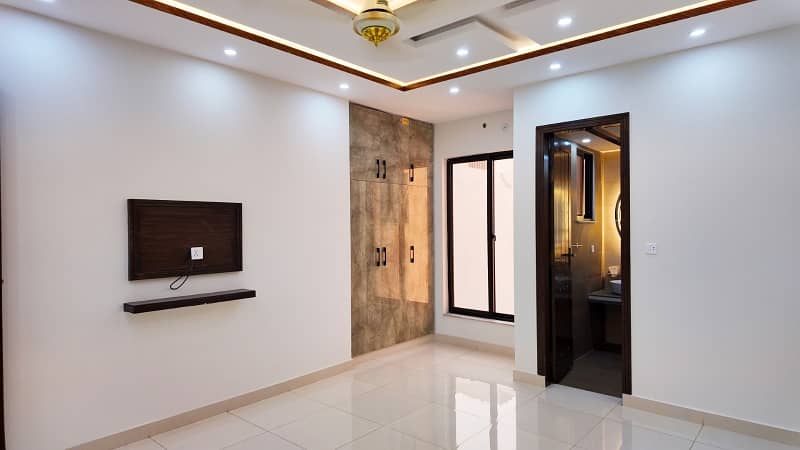 A Perfect Prime Location House Awaits You In Bankers Housing Society - Block B Lahore 34