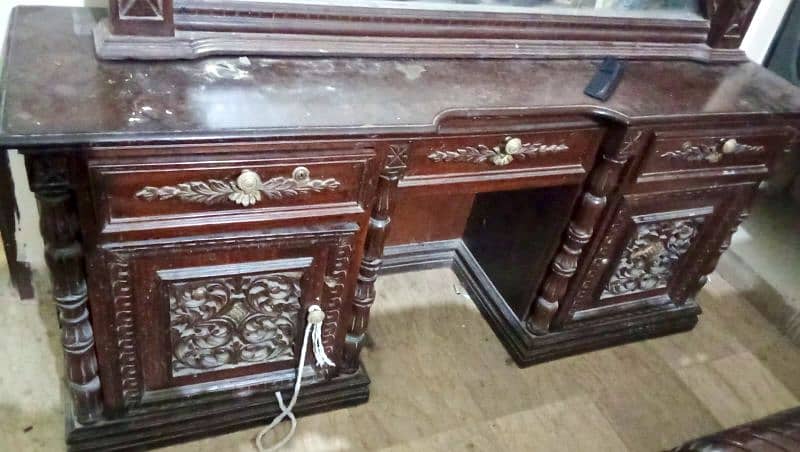 Heavy Chiniot made dressing table in good condition 2