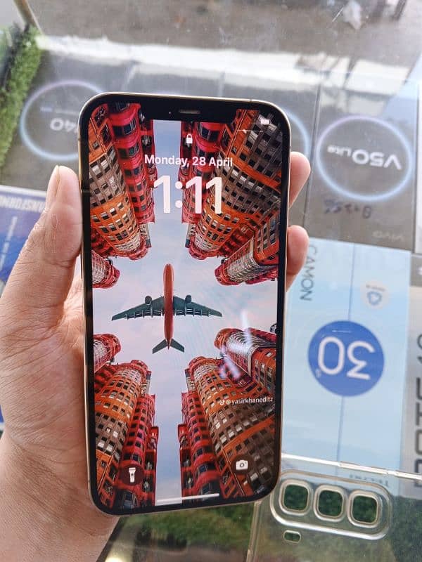I phone 12 pro max 97 battery health 10 by 10 water pick 1 week chick 6