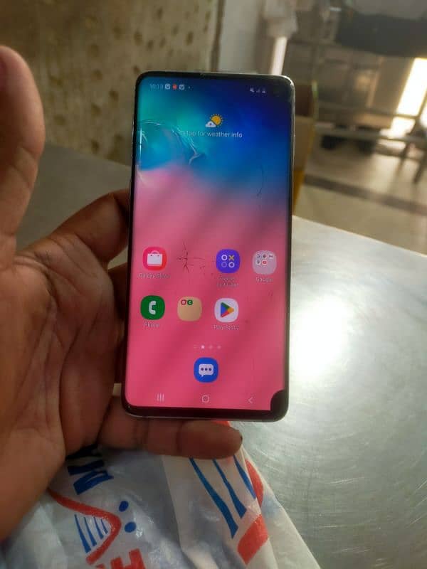 Samsung S10 8 GB ram 128 rom 3