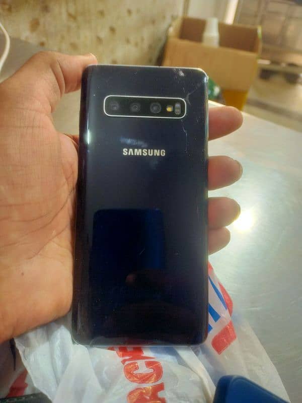 Samsung S10 8 GB ram 128 rom 4