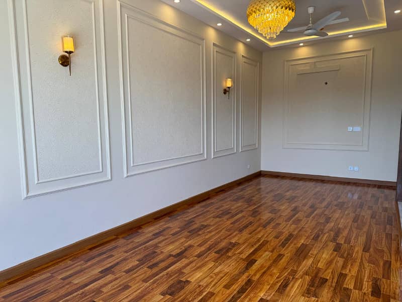 10 Marla Most Luxury Near to Commercial Bungalow for Sale 10